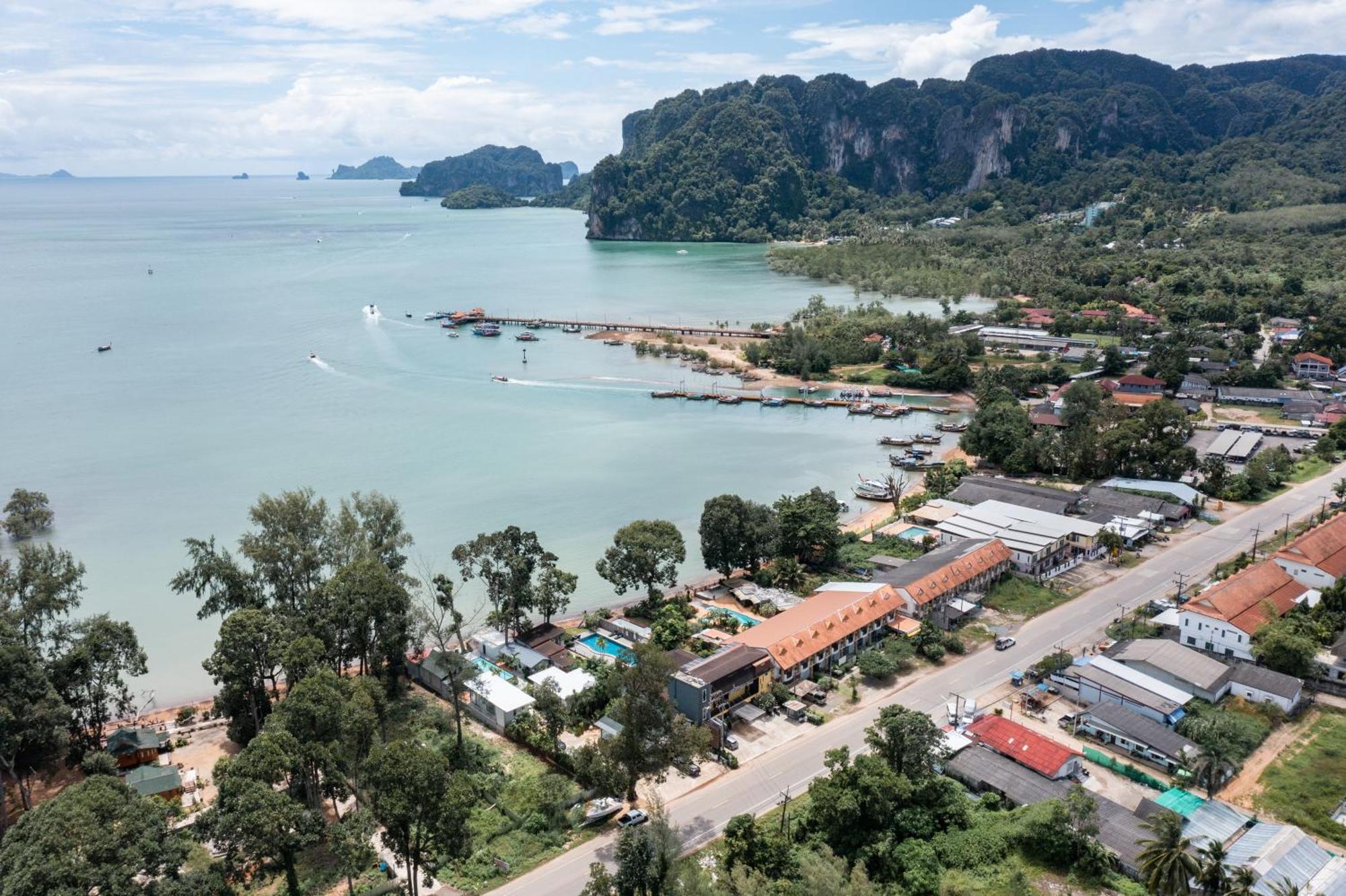 Beachhouse Pool Villas Krabi town Exteriör bild